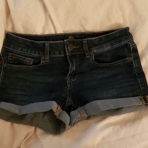 Short jean shorts